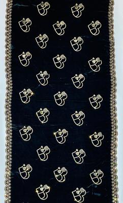 Luxurious Maroon Velvet Embroidered Shawl - Elegant Fashion Statement